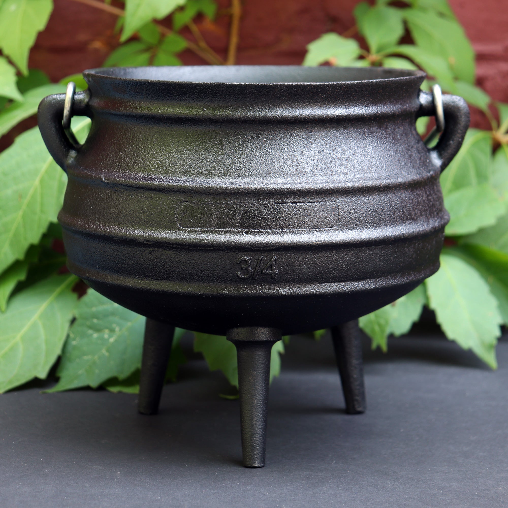 3/4 Potjie Cauldron - 13 Moons